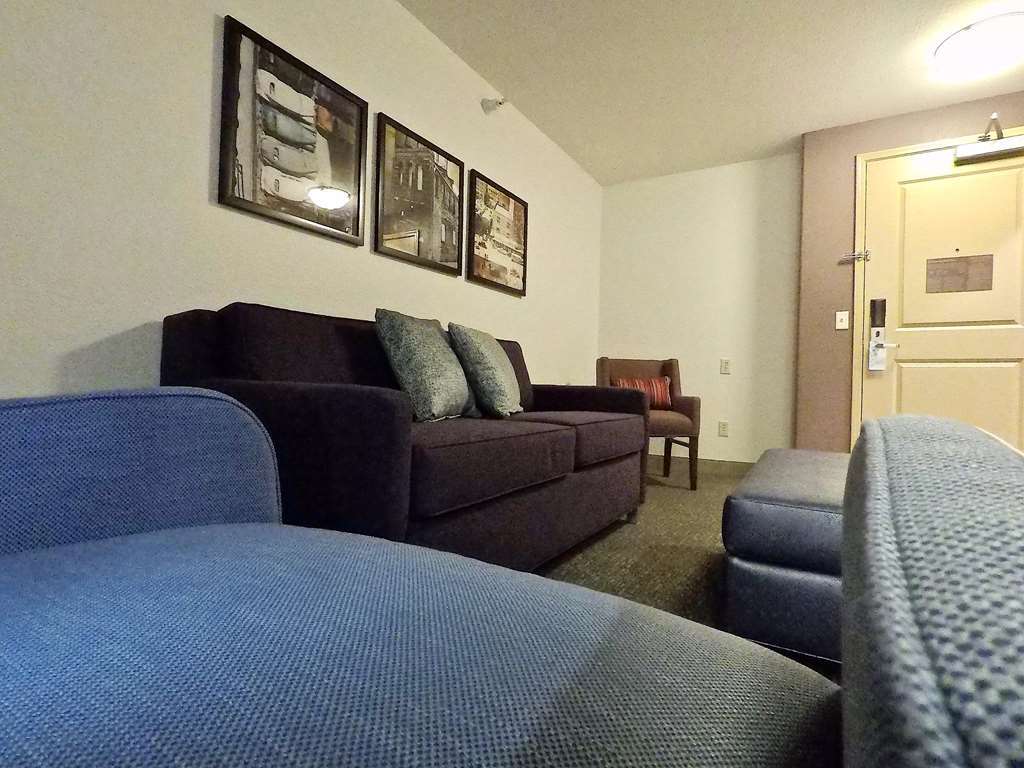 Hilton Garden Hotel 3*